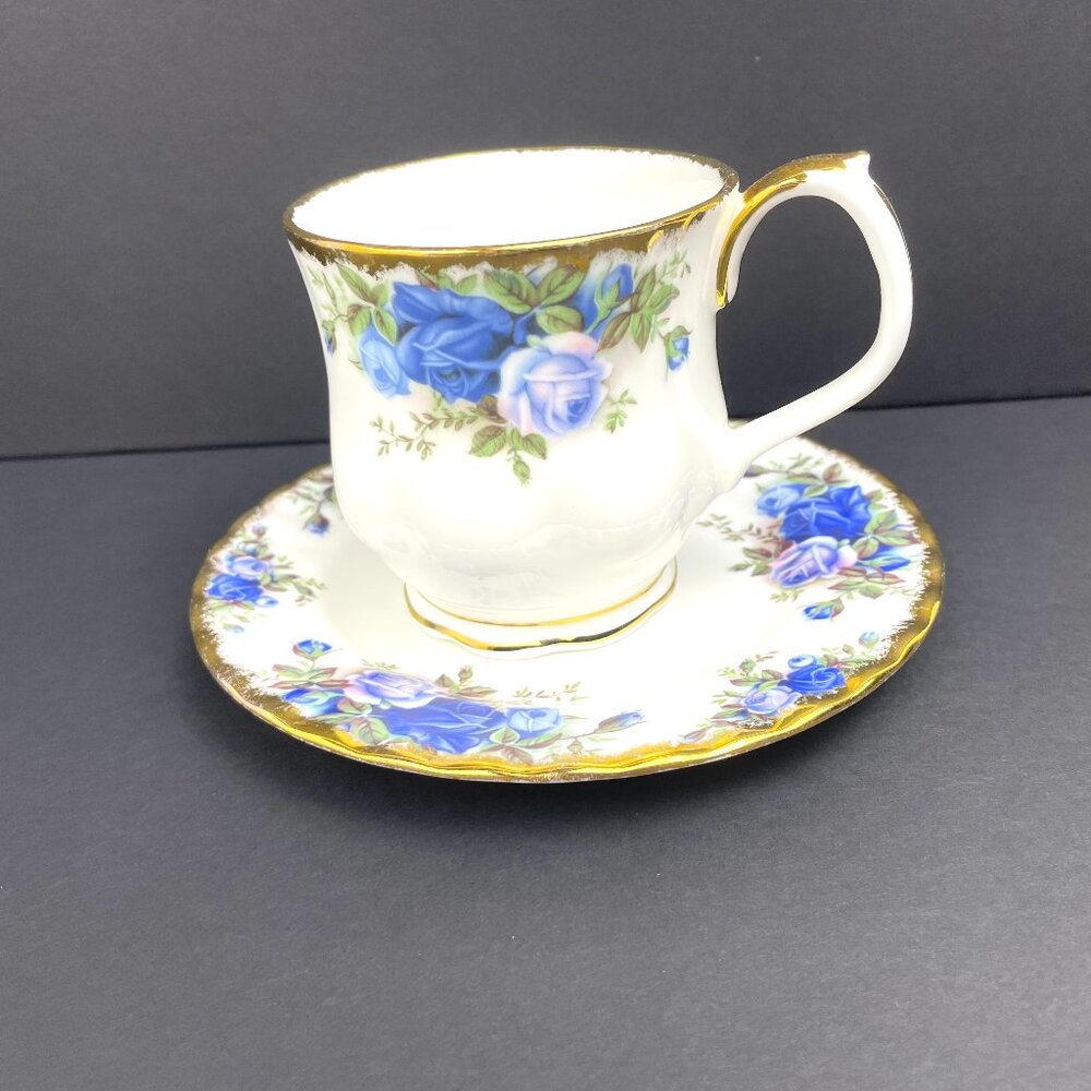 Vtg 1987 Royal Albert Moonlight Rose Bone China Tea Cup Saucer Gold Trim